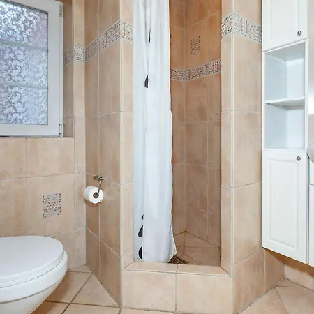 10 Person In Fur-by Traum Fur