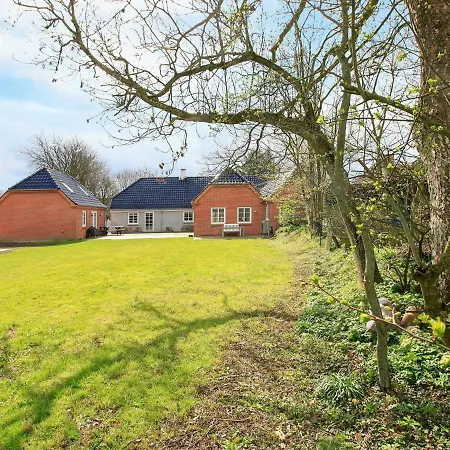 10 Person In Fur-by Traum * Fur